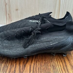 NWT! Nike Phantom GX - Soccer Cleats - Men's Size 11